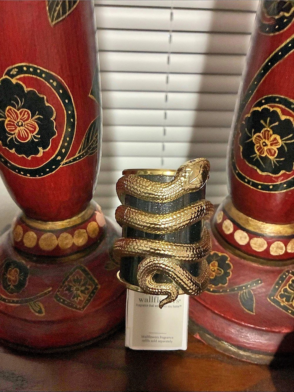 Bath & Body Works Snake Wallflowers Fragrance Plug Gold & Black